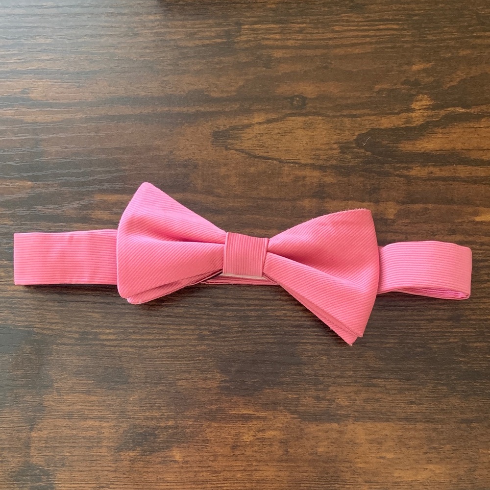 Van Heusen Kids Pink Bow Tie